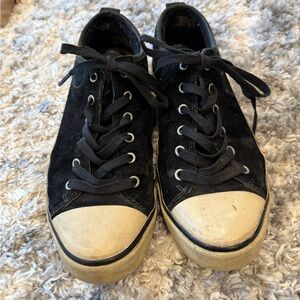 UGG women’s shoes size 8